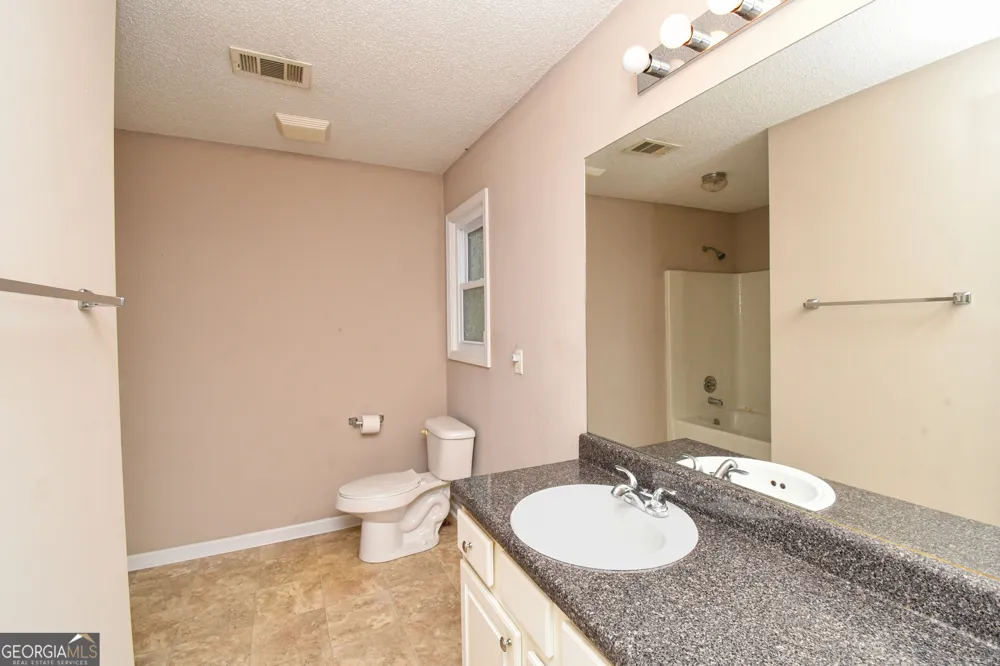 4747 Bob White RUN Lithonia, GA 30038