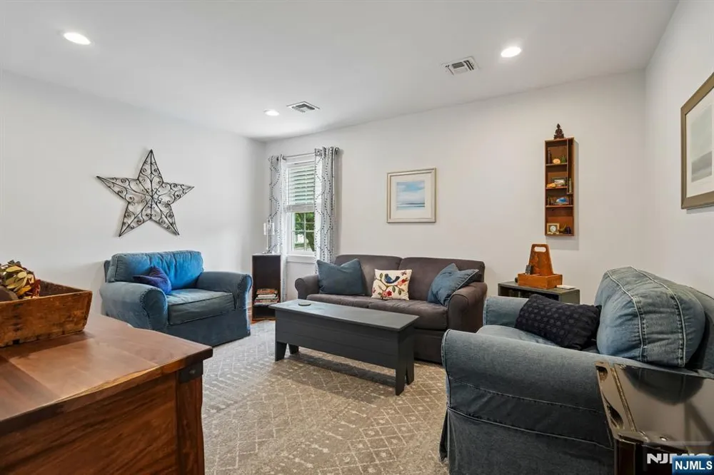 10 David Road Cedar Grove, NJ 07009