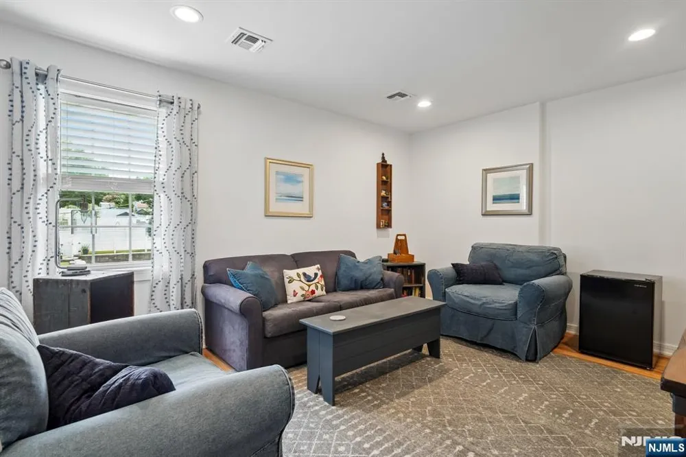 10 David Road Cedar Grove, NJ 07009