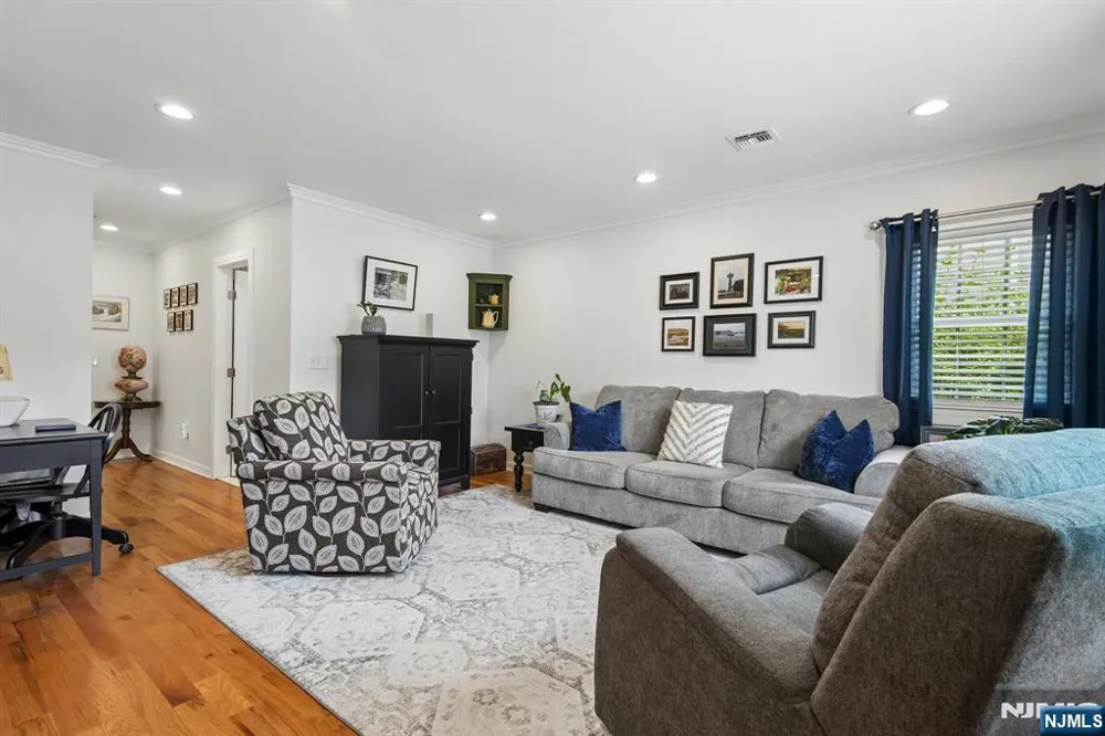 10 David Road Cedar Grove, NJ 07009