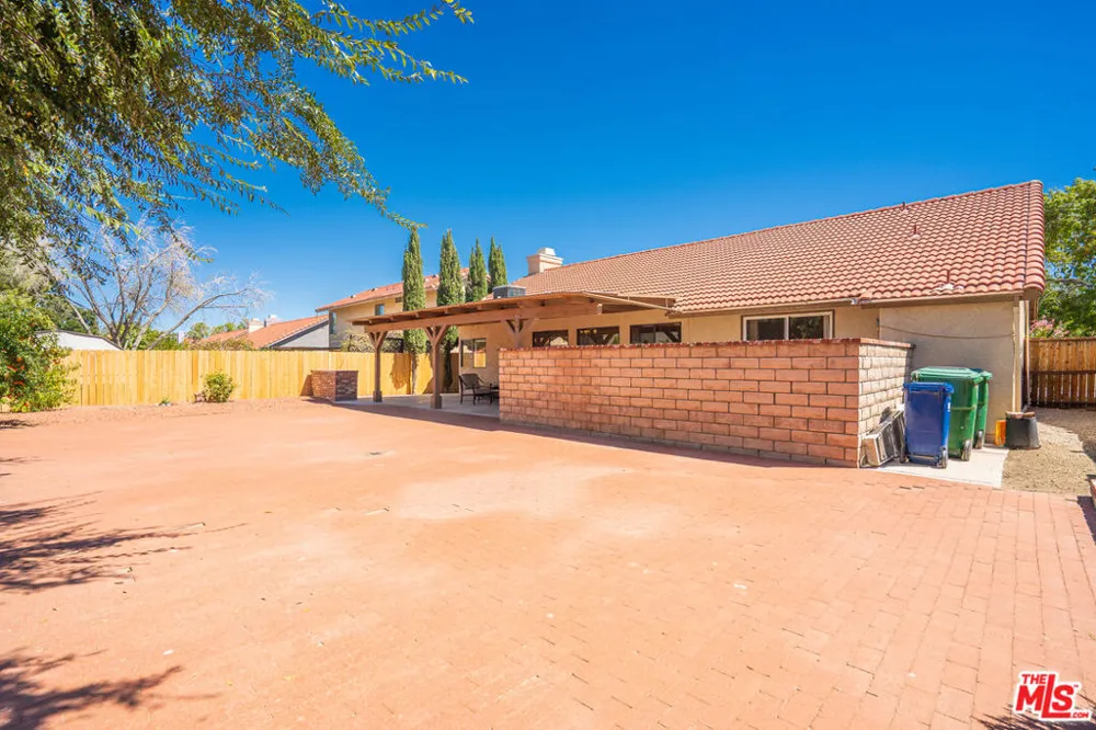 37519 Rose Street Palmdale, CA 93552