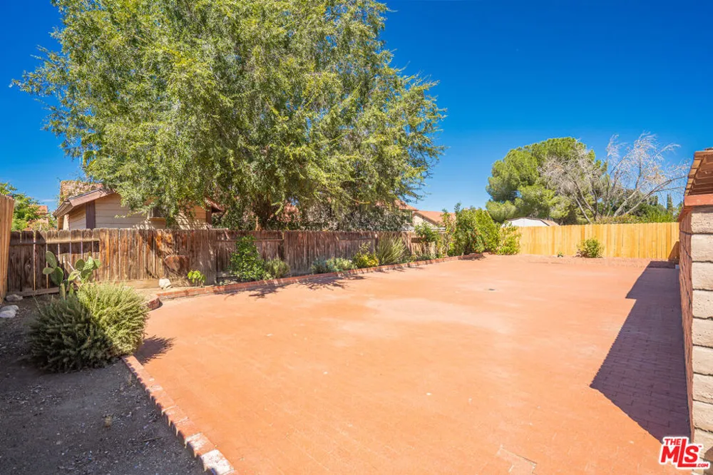 37519 Rose Street Palmdale, CA 93552