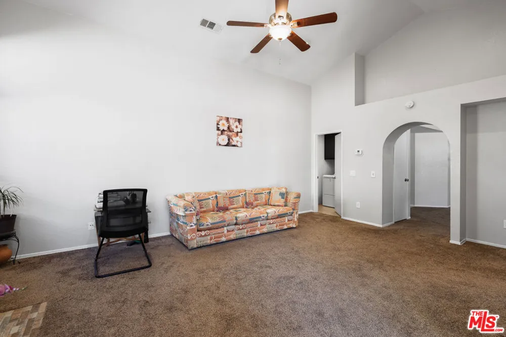37519 Rose Street Palmdale, CA 93552