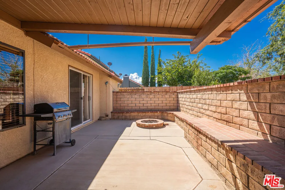 37519 Rose Street Palmdale, CA 93552