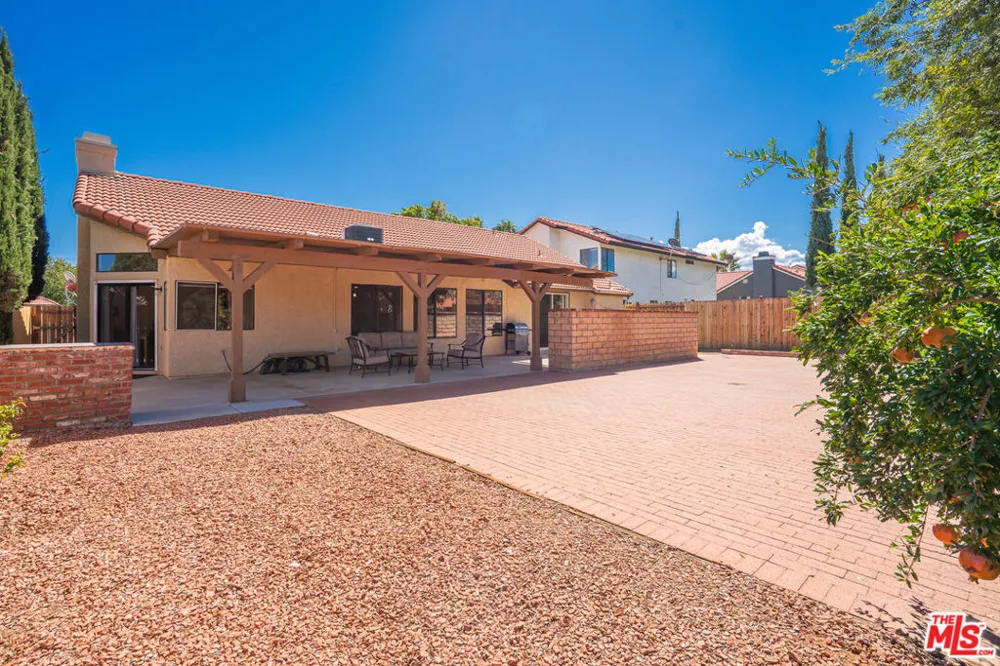 37519 Rose Street Palmdale, CA 93552
