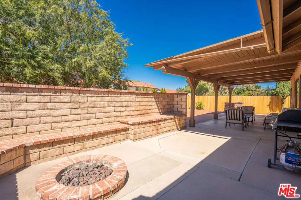 37519 Rose Street Palmdale, CA 93552