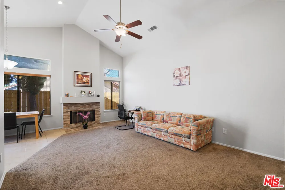 37519 Rose Street Palmdale, CA 93552