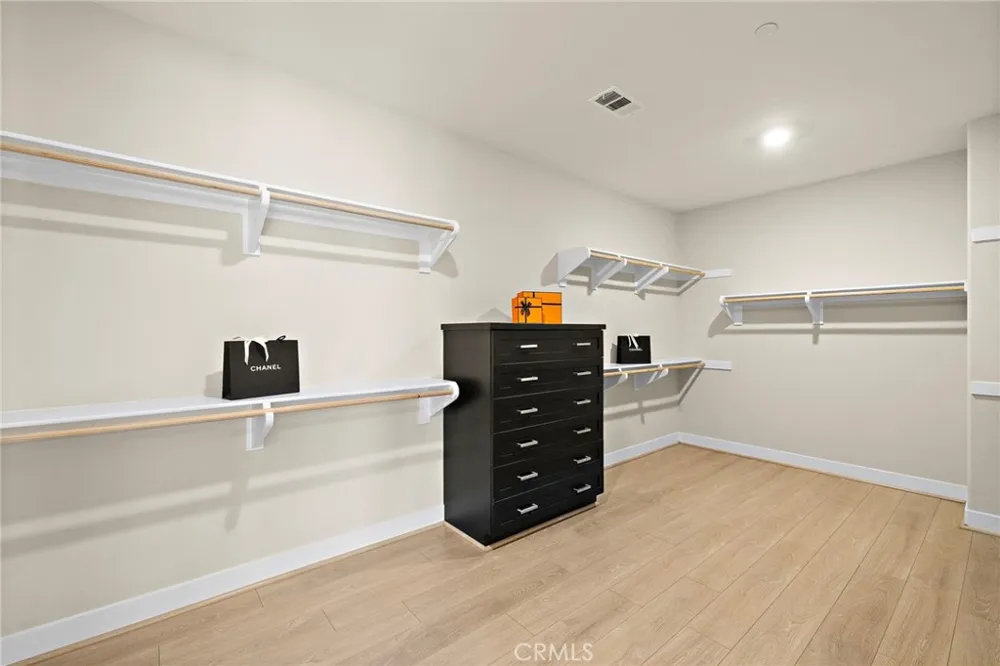 77 Pelican Irvine, CA 92618