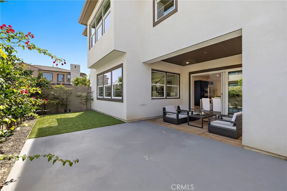 77 Pelican Irvine, CA 92618