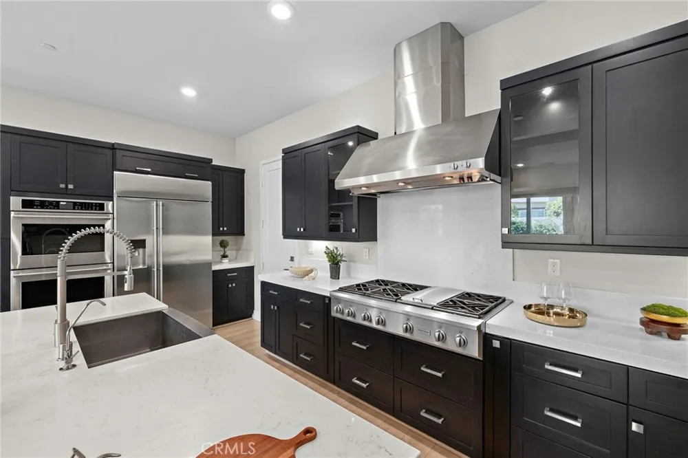77 Pelican Irvine, CA 92618