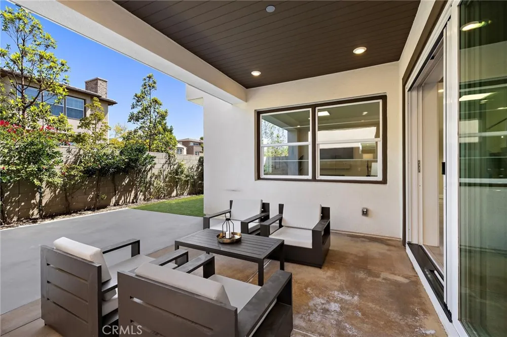 77 Pelican Irvine, CA 92618