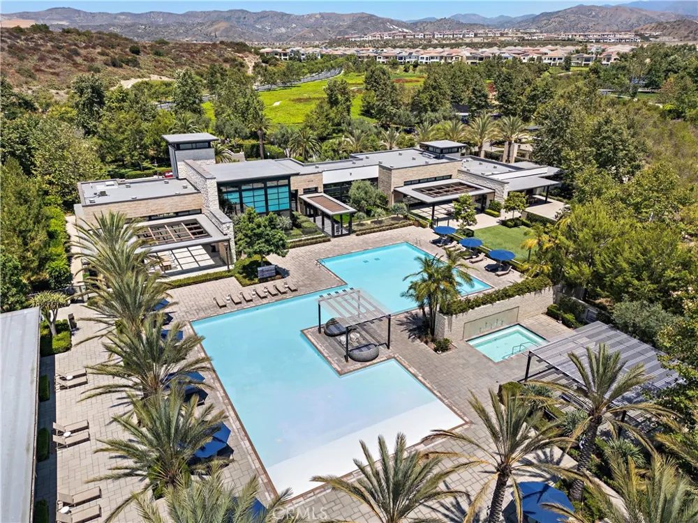 77 Pelican Irvine, CA 92618