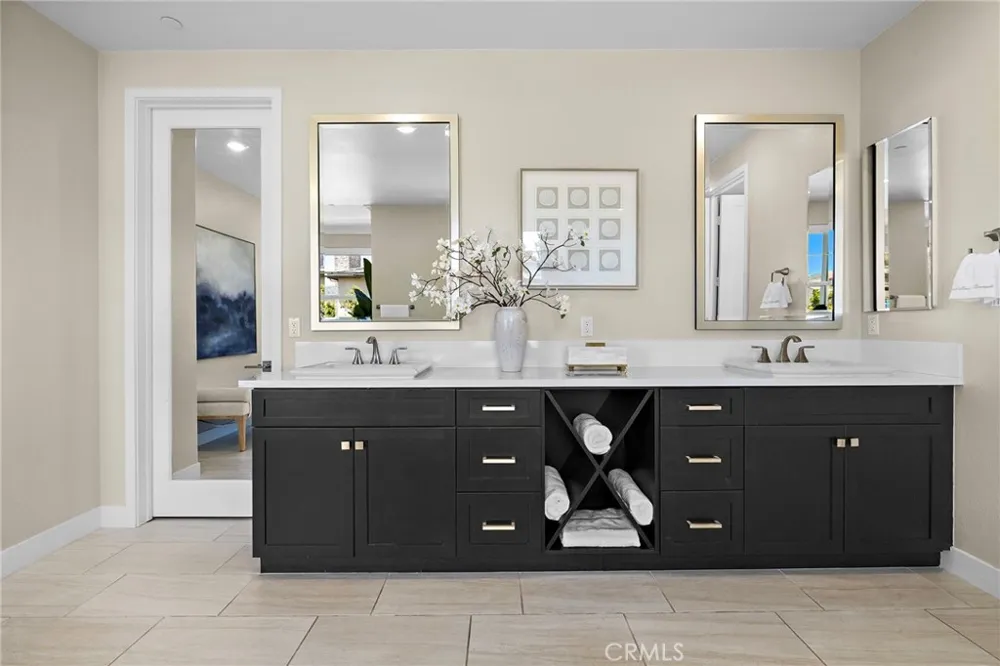 77 Pelican Irvine, CA 92618