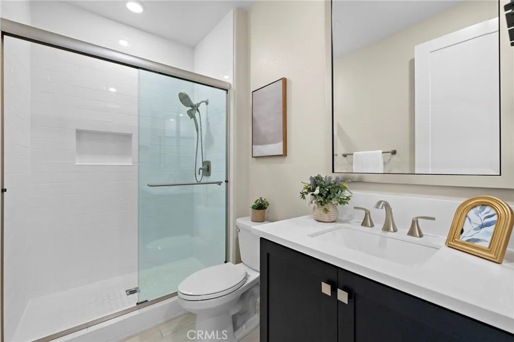 77 Pelican Irvine, CA 92618