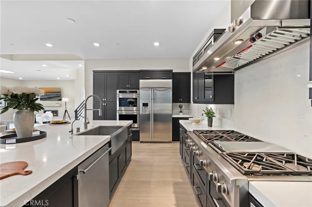 77 Pelican Irvine, CA 92618