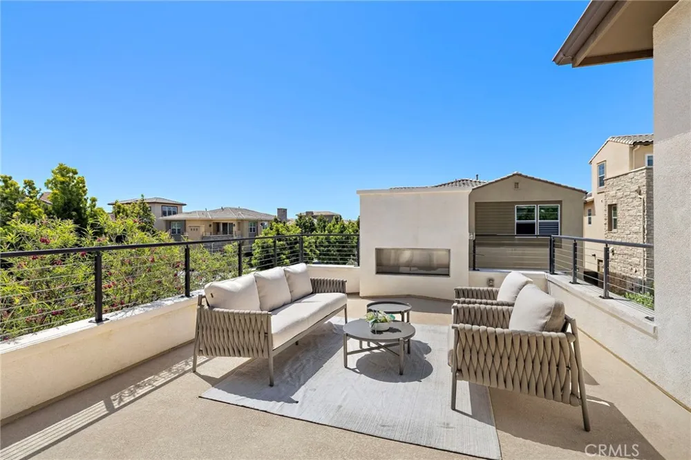 77 Pelican Irvine, CA 92618