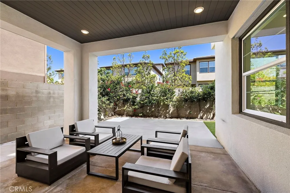 77 Pelican Irvine, CA 92618