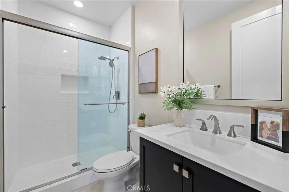 77 Pelican Irvine, CA 92618