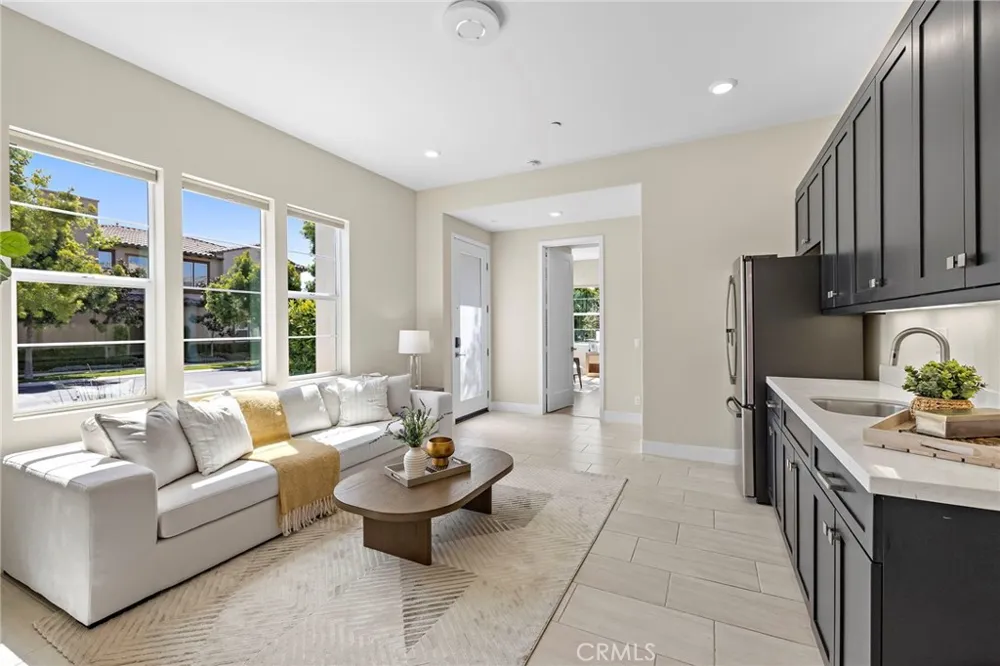 77 Pelican Irvine, CA 92618