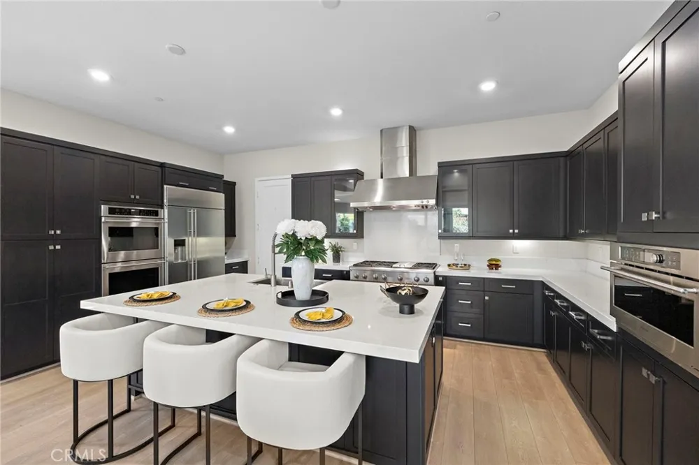 77 Pelican Irvine, CA 92618