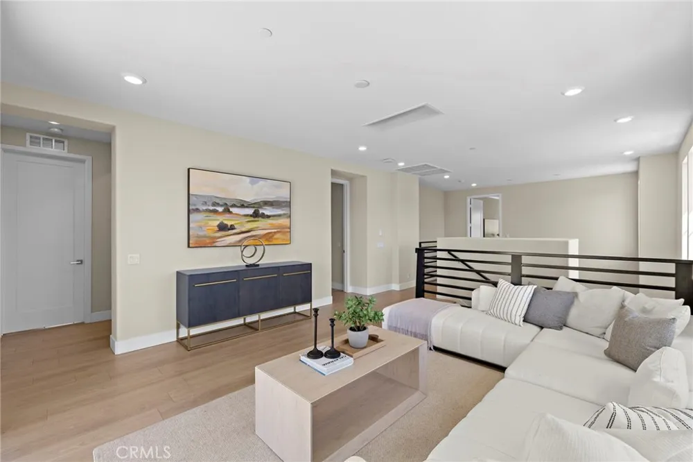 77 Pelican Irvine, CA 92618