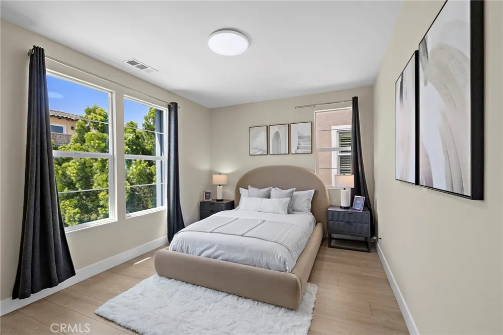 77 Pelican Irvine, CA 92618