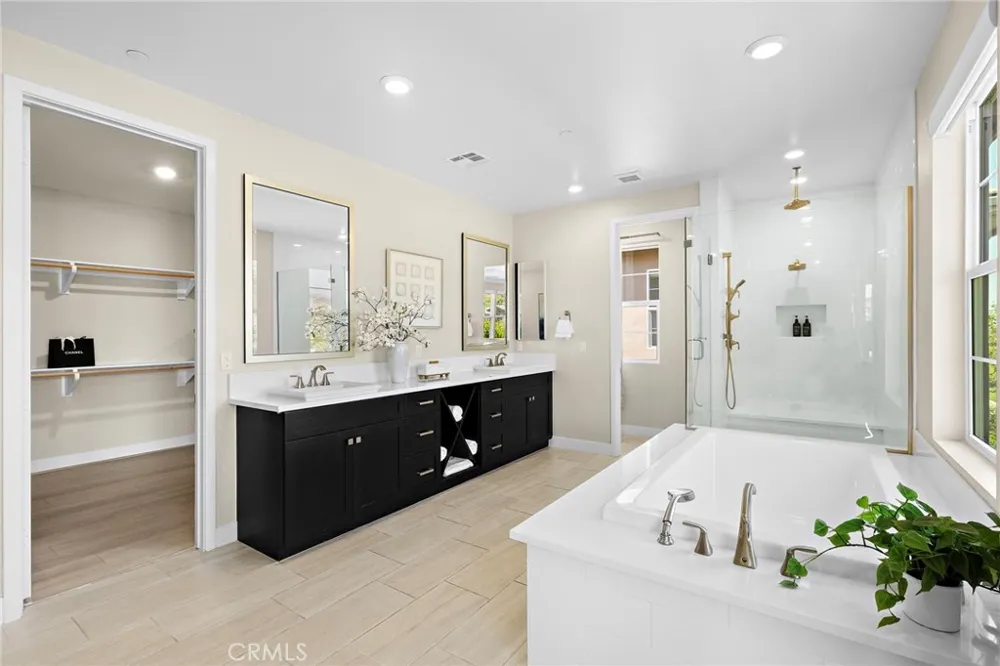 77 Pelican Irvine, CA 92618