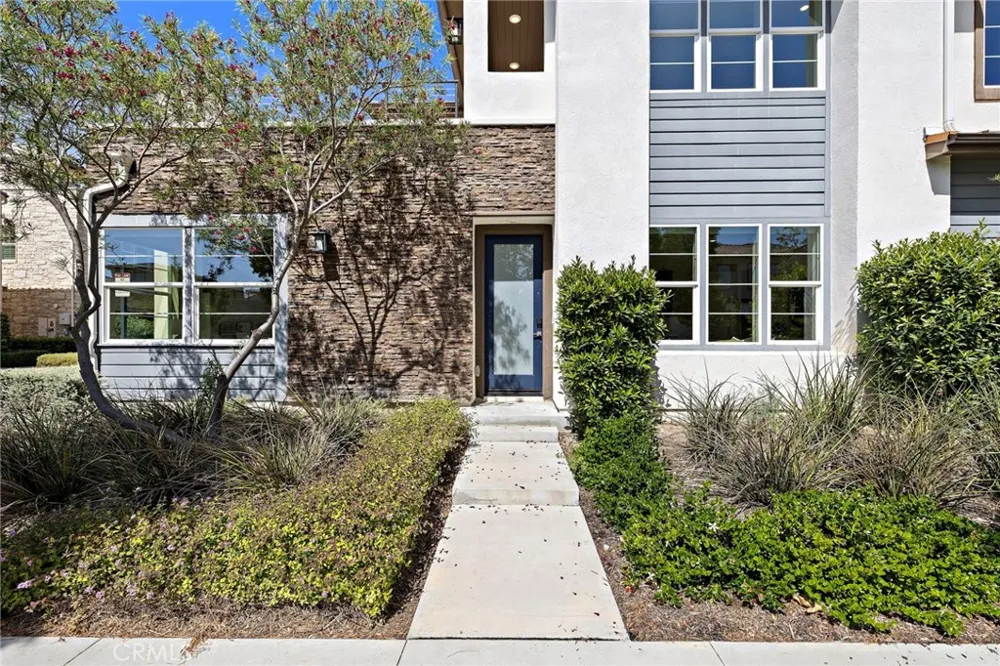 77 Pelican Irvine, CA 92618
