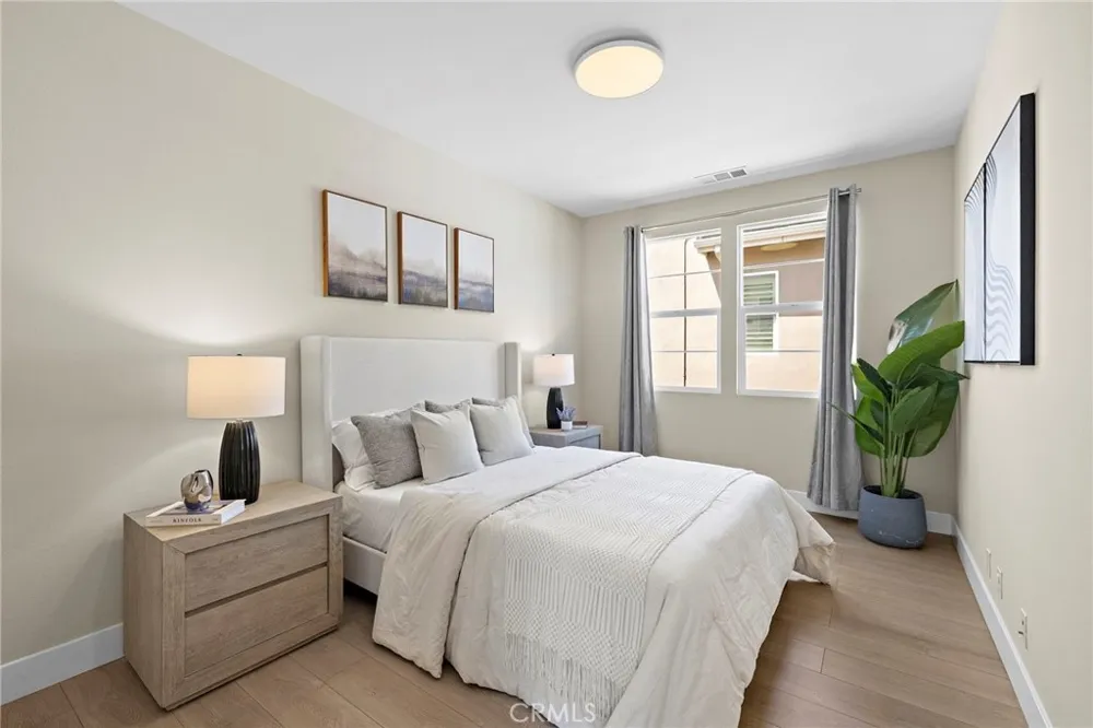 77 Pelican Irvine, CA 92618