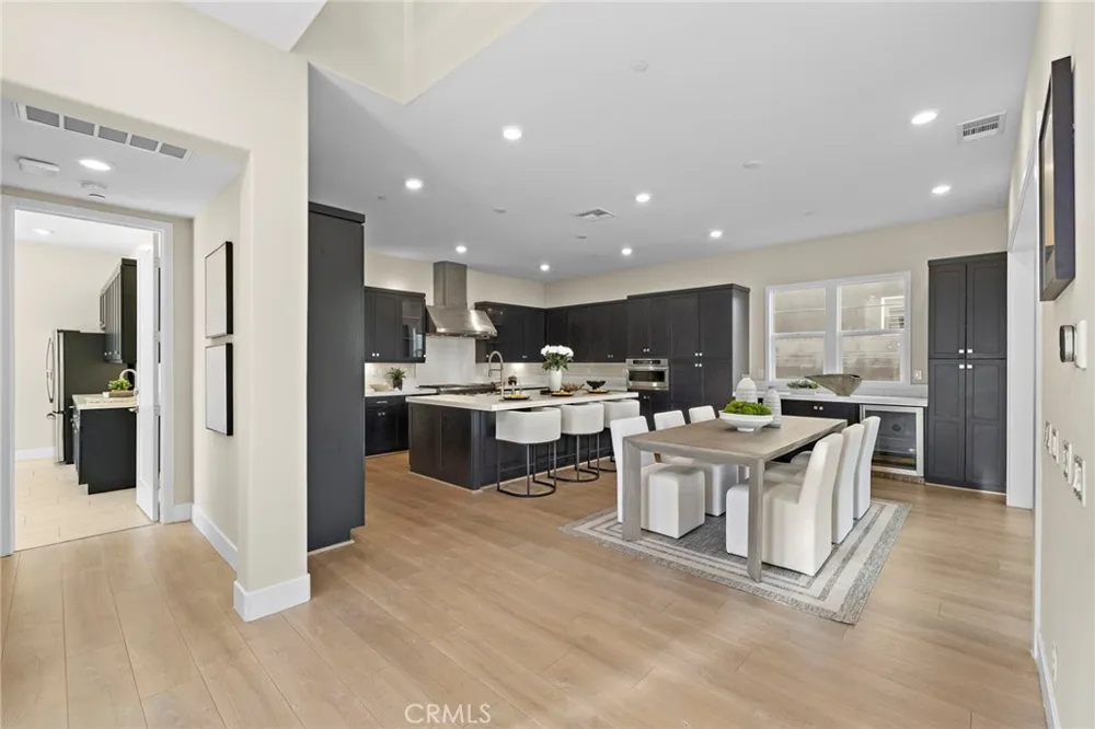 77 Pelican Irvine, CA 92618