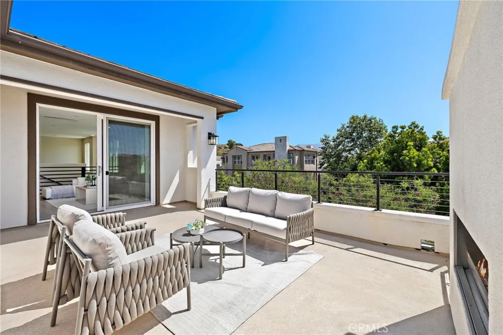 77 Pelican Irvine, CA 92618