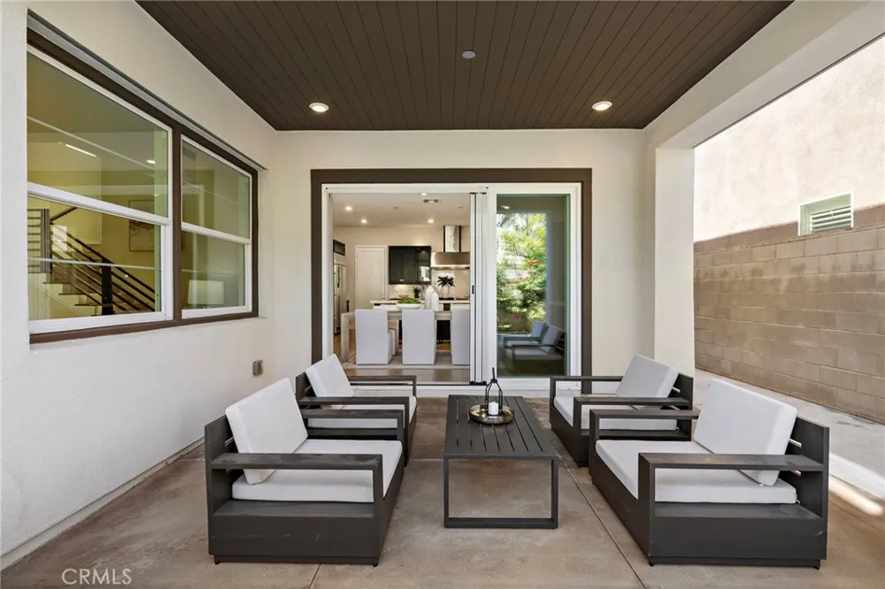 77 Pelican Irvine, CA 92618