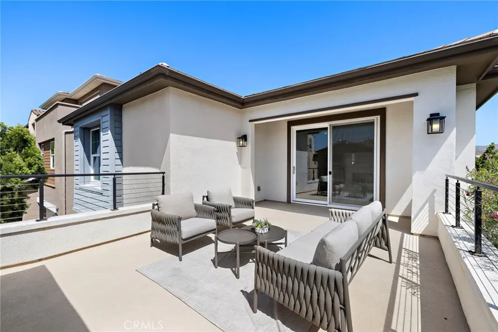 77 Pelican Irvine, CA 92618