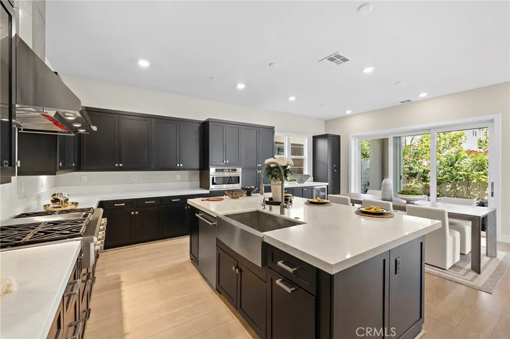 77 Pelican Irvine, CA 92618