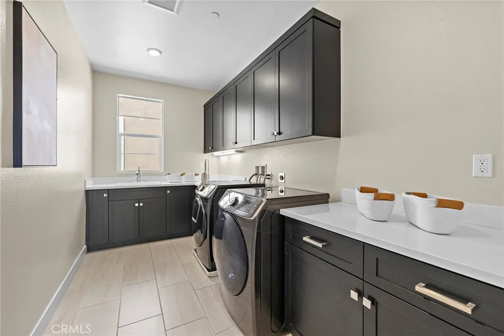77 Pelican Irvine, CA 92618