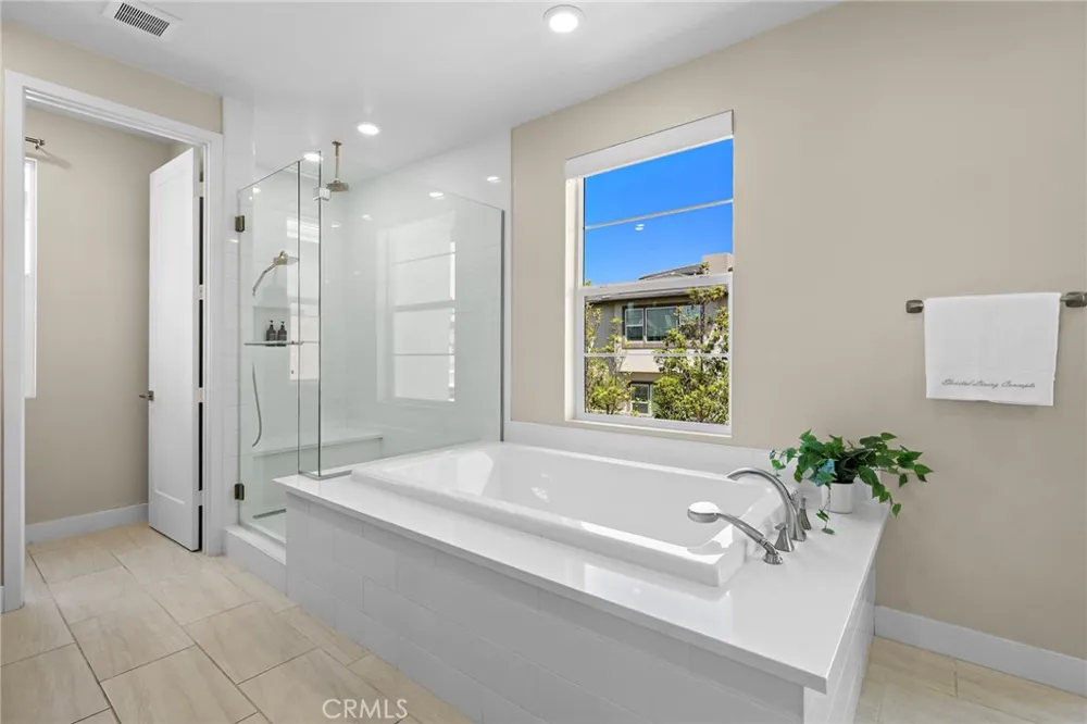 77 Pelican Irvine, CA 92618