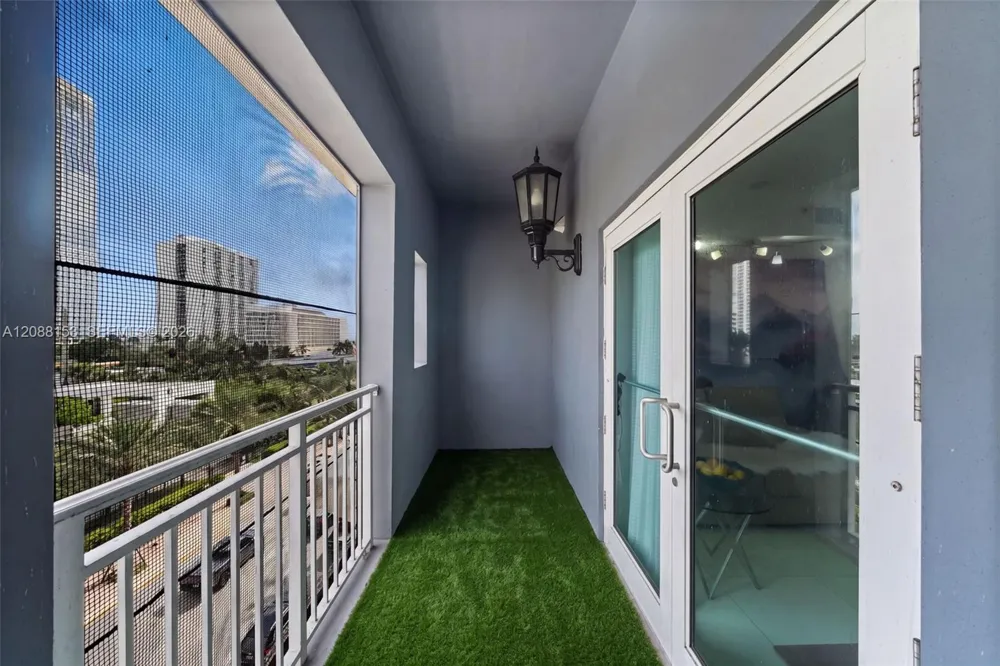 150 Sunny Isles Blvd #1-1004 Sunny Isles Beach, FL 33160