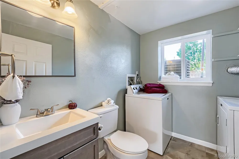 2591 S Naples Way Aurora, CO 80013