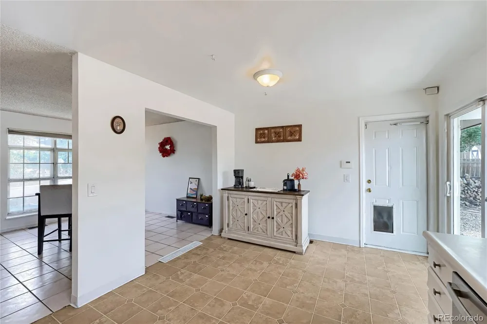 2591 S Naples Way Aurora, CO 80013