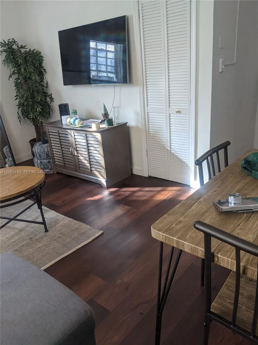7741 Hawthorne Ave #7741 Miami Beach, FL 33141
