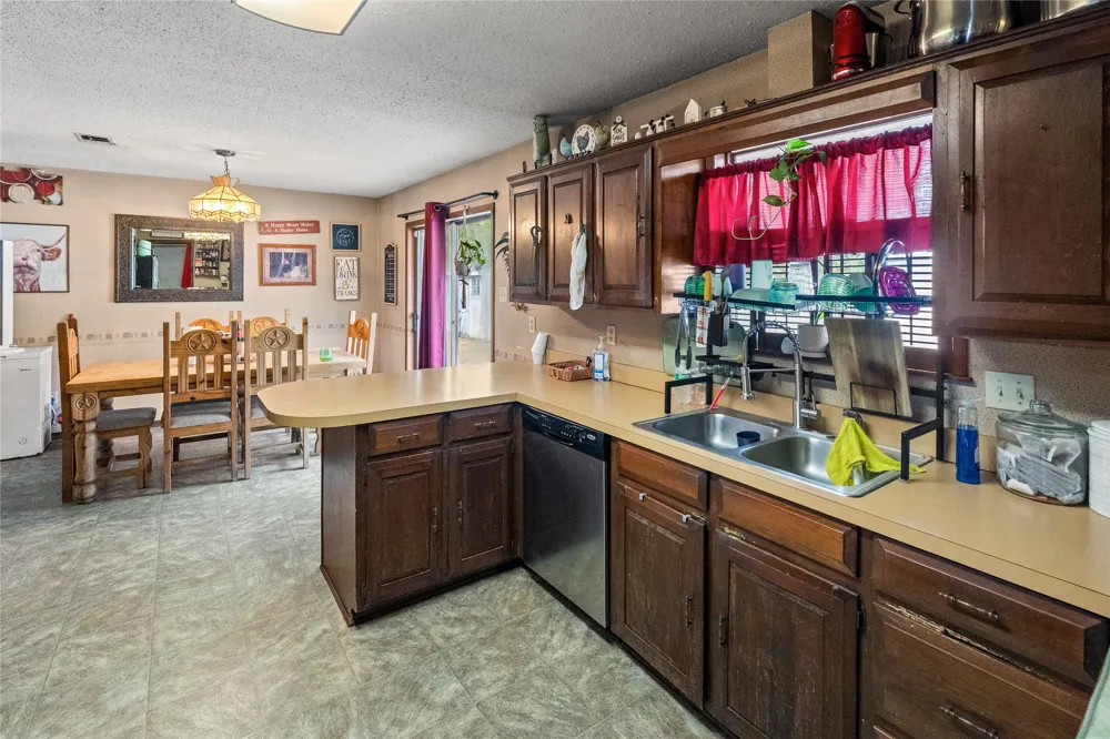 630 Cranford Street Sulphur Springs, TX 75482