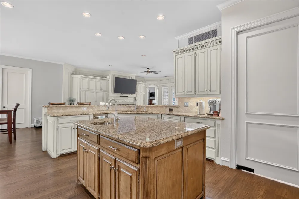 5144 Bellerive Drive Dallas, TX 75287