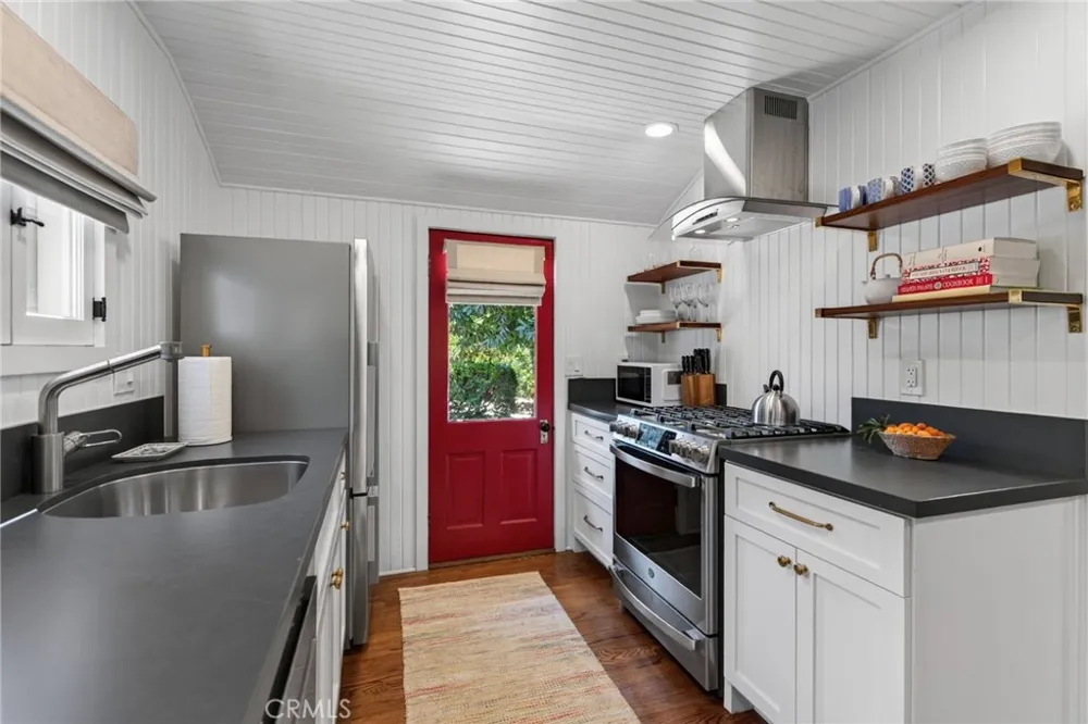 6190 Hawarden Riverside, CA 92506