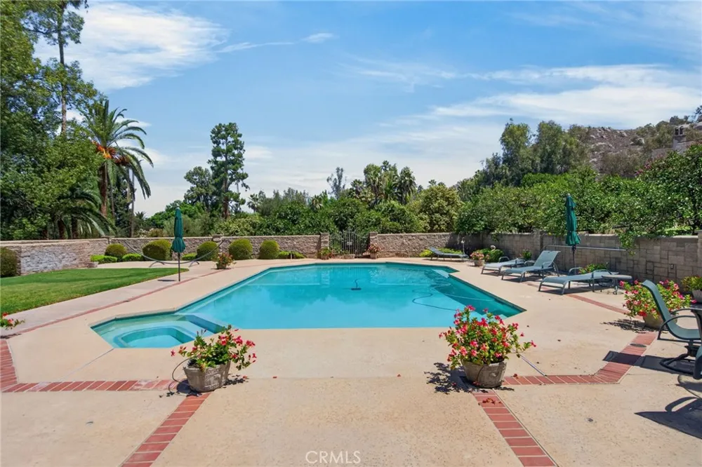 6190 Hawarden Riverside, CA 92506