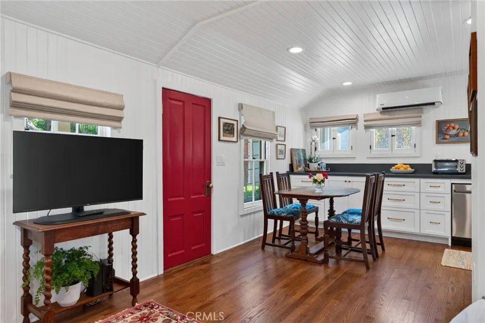 6190 Hawarden Riverside, CA 92506