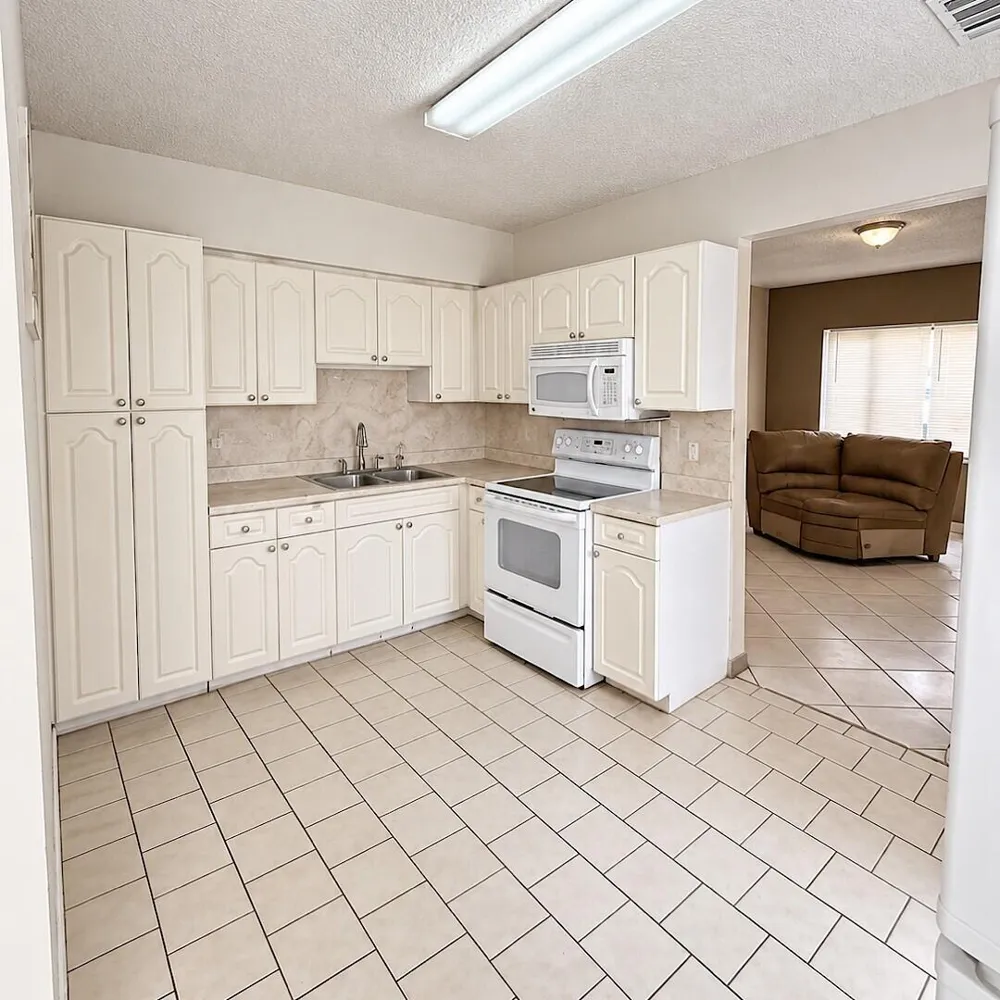 915 RUTLAND STREET Opa-Locka, FL 33054