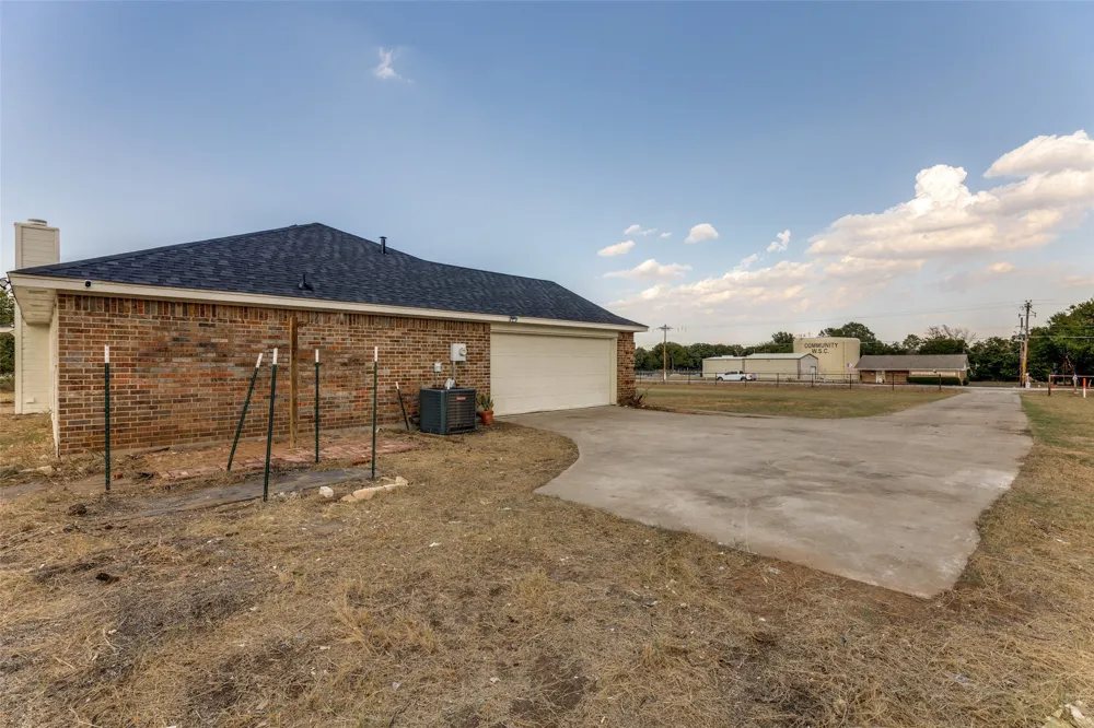 12169 Liberty School Road Azle, TX 76020