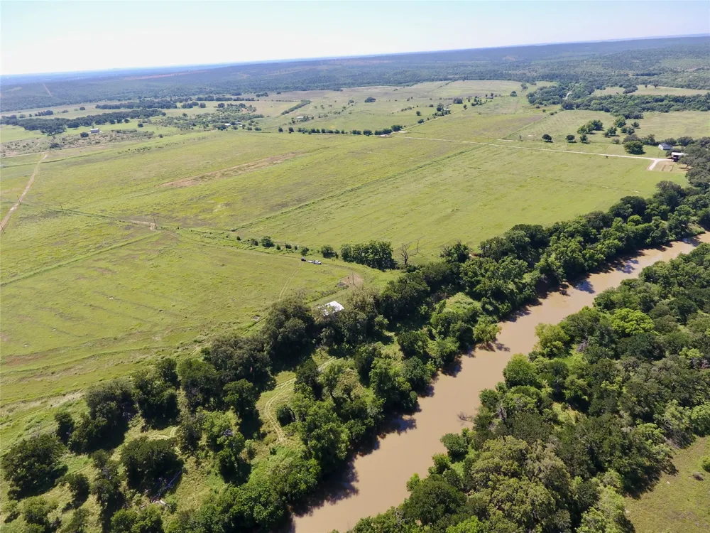 588 S County Road 430 Goldthwaite, TX 76844