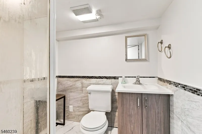 345 E Clay Ave Roselle Park, NJ 07204