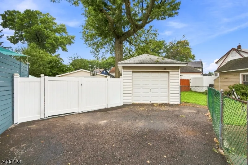 345 E Clay Ave Roselle Park, NJ 07204